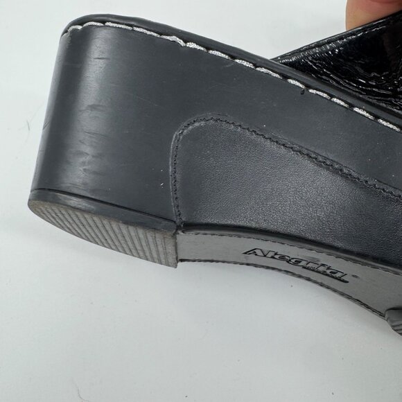 Alegria Lola Black Patent Leather Thong Wedge Slide Sandals Size 39 EU / 8.5-9 U - Picture 9 of 11